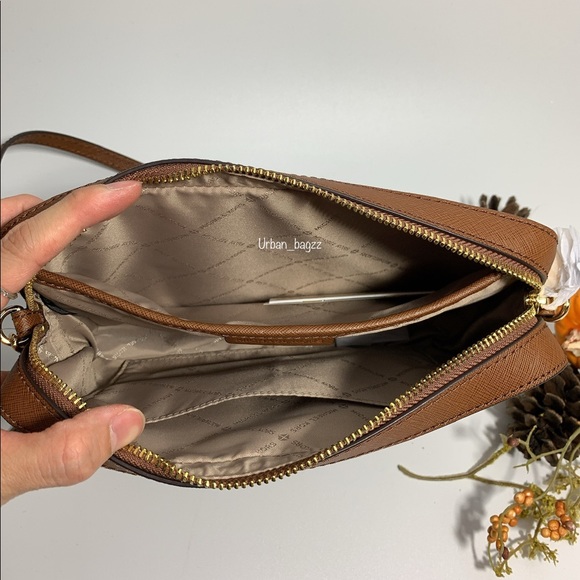 Michael Kors Jet Set Large EW Crossbody - Picture 8 of 8